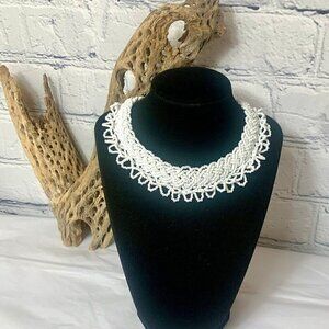 Vintage 1930s White Beaded Scalloped Collar Necklace 16"